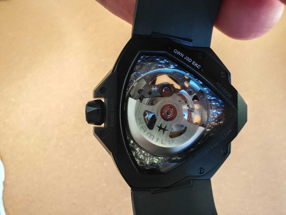 Часовник Hamilton Ventura Edge