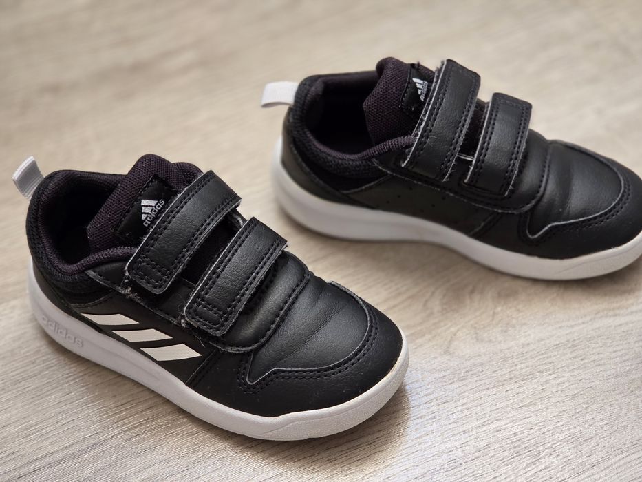 Маратонки adidas