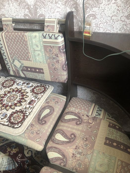 Продам кухонный угловой диван