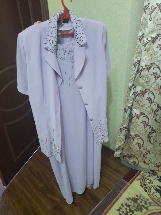 Продам платье для девушек и женщины