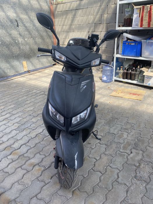 Срочно продам мопед скутер