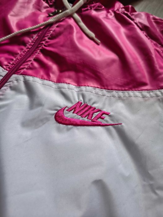 ПРОМО: Nike - Дамско шушляково яке