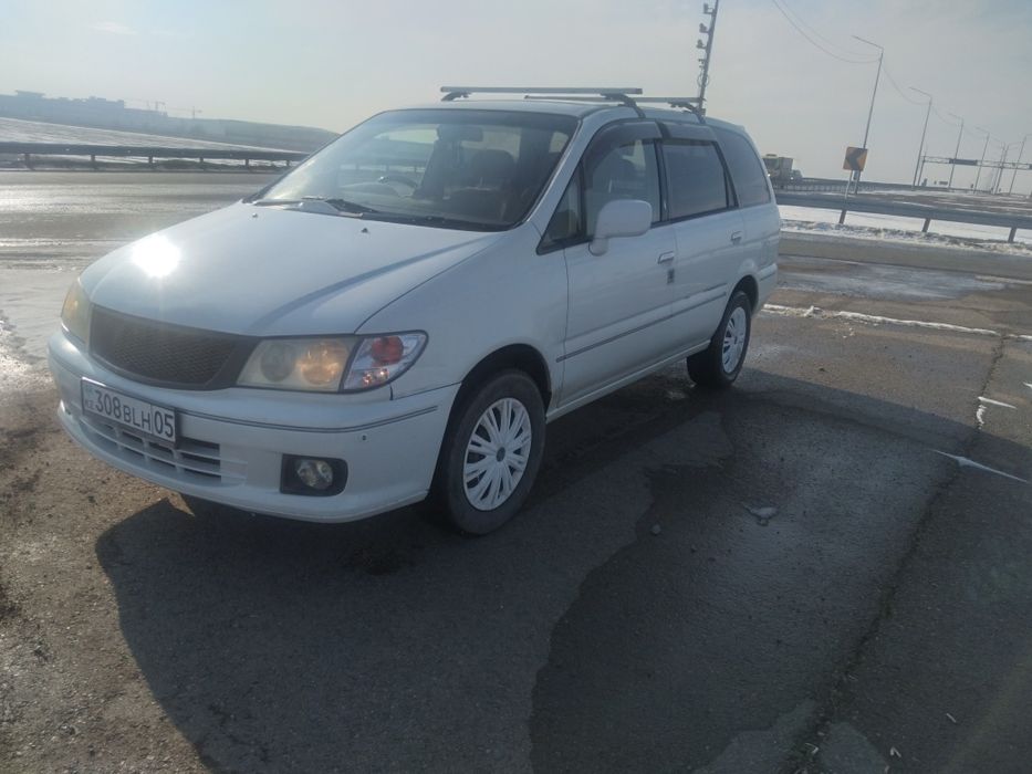 Ниссан присаж 2000г