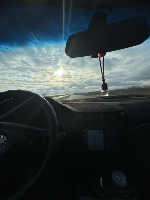 BMW e39 528i живой