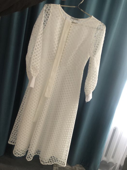 Продам платье белое