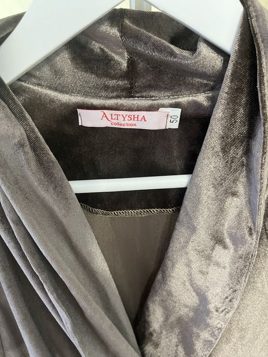 Продам женские платья