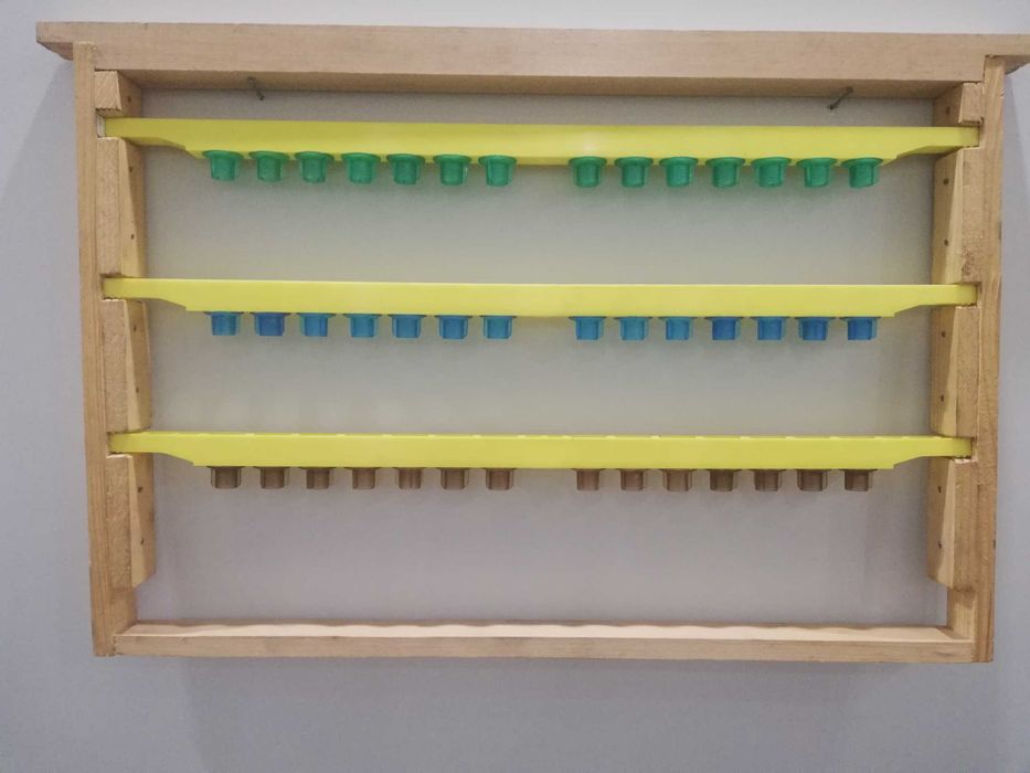 Предпазител пчелни маточни, чашки и държач