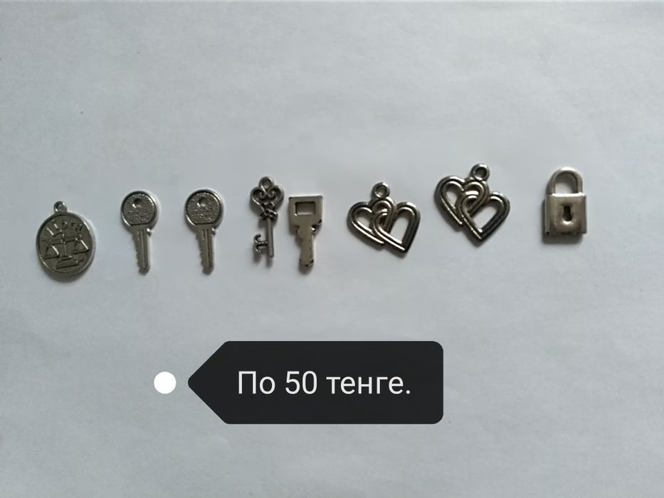 Продам бусины буквы. Коннекторы