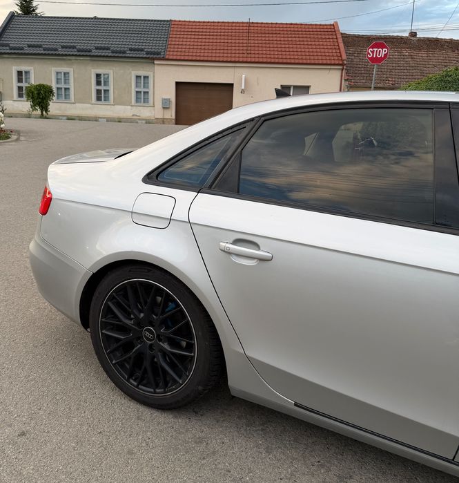 Vând mașină Audi A4 B8, în stare perfectă de funcționare