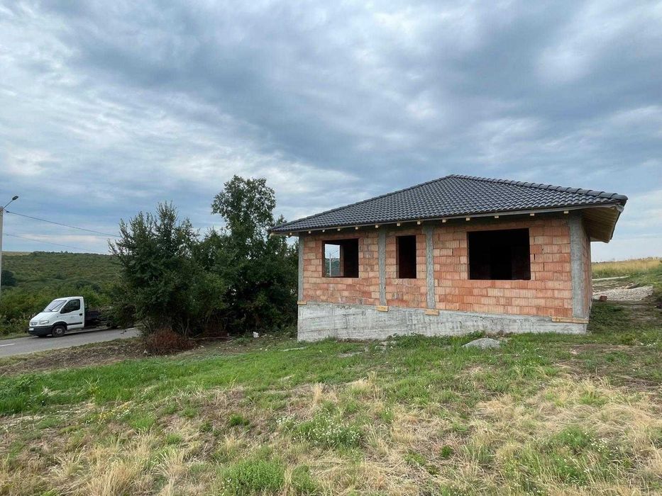 Casa de vânzare la roșu