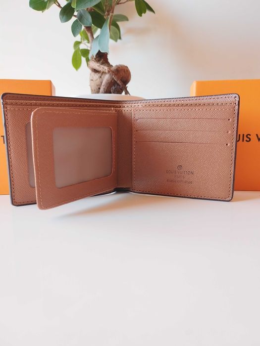 Louis Vuitton портфейли черни