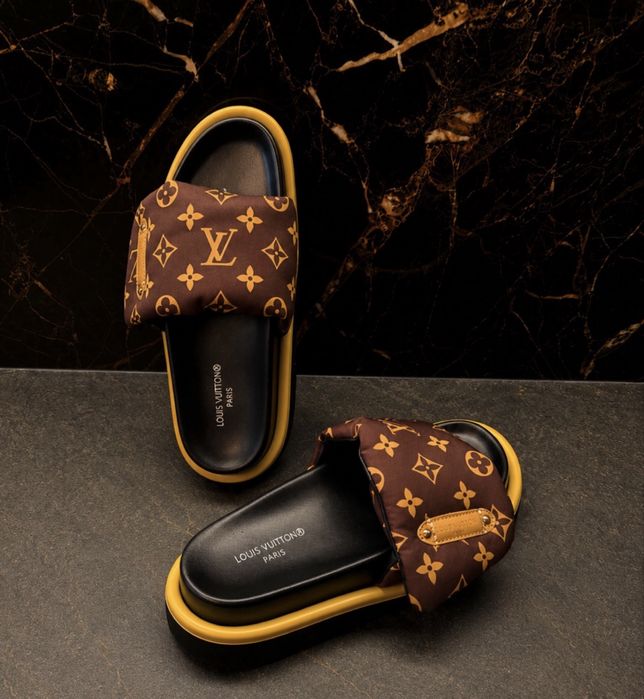 Vand Papuci Louis Vuitton