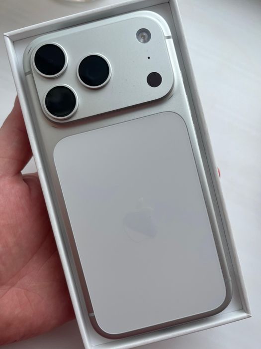 Продам iPhone 17 Pro