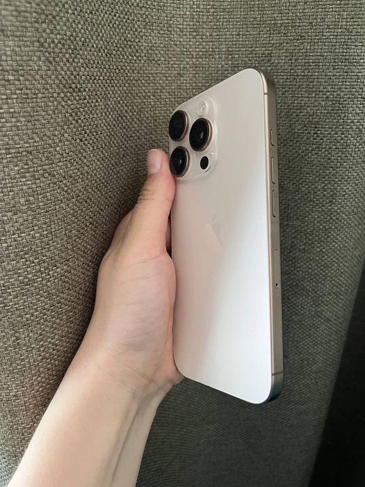 Срочно продается IPhone 16pro 128