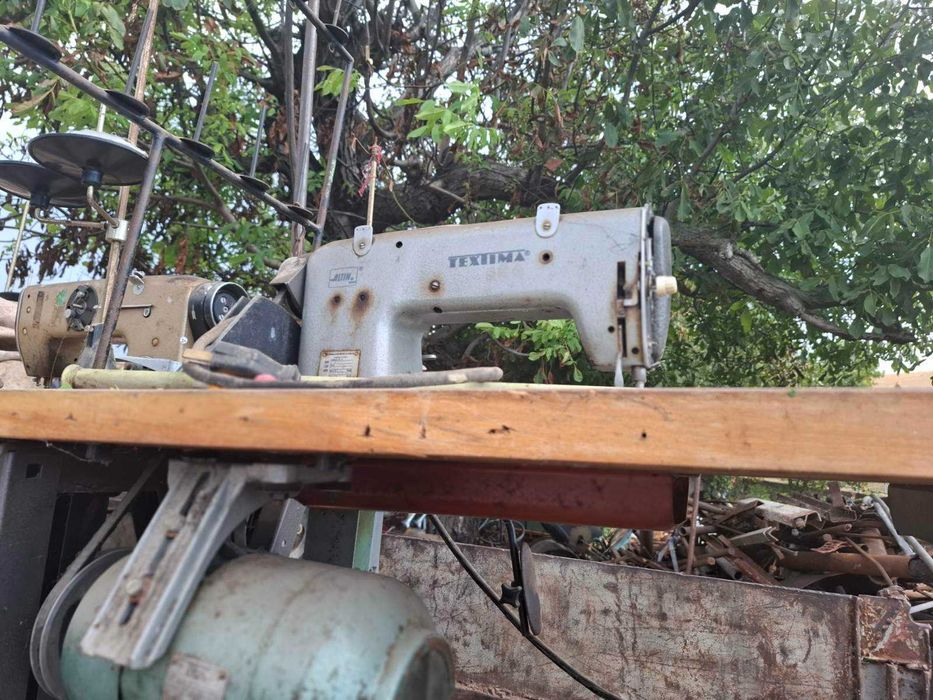 Професионална шевна машина - Права Текстима  Textima