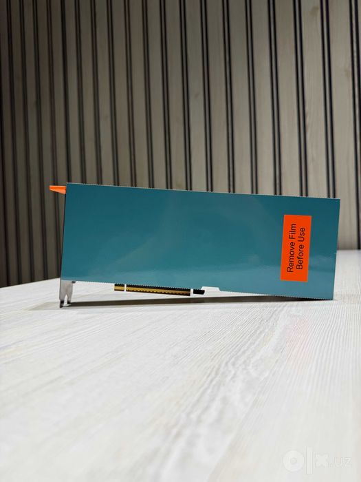 NVIDIA H200 PCIe — 141 GB HBM3e