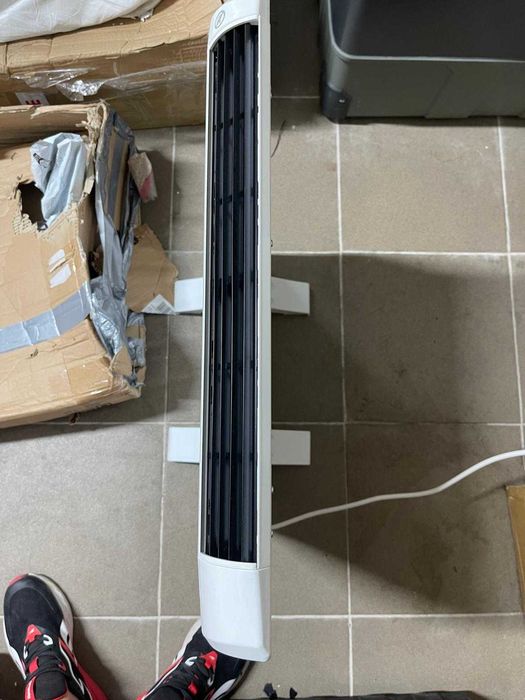 Calorifer electric Cecotec Ready Warm 1200, 900 W, montare pe perete sau pe podea, temporizator, afișaj LCD, control prin WiFi