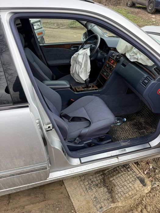 Mercedes E320 4matic части