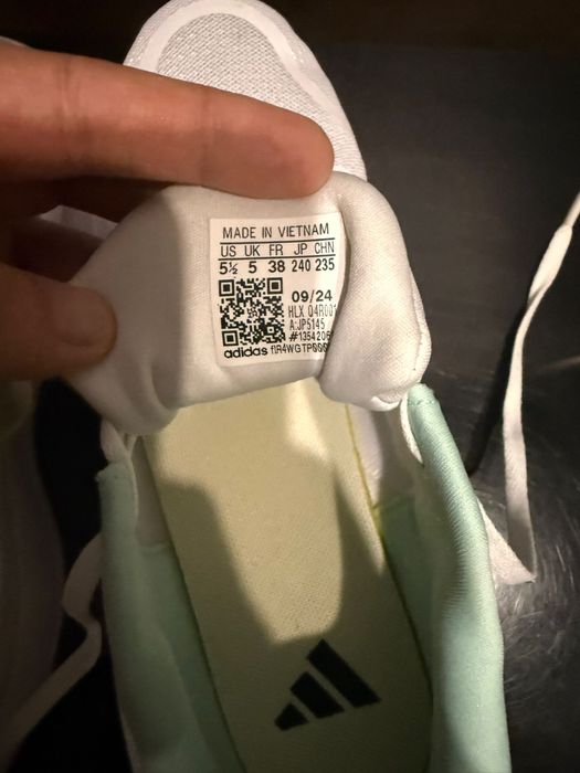 Дамски маратонки adidas 38