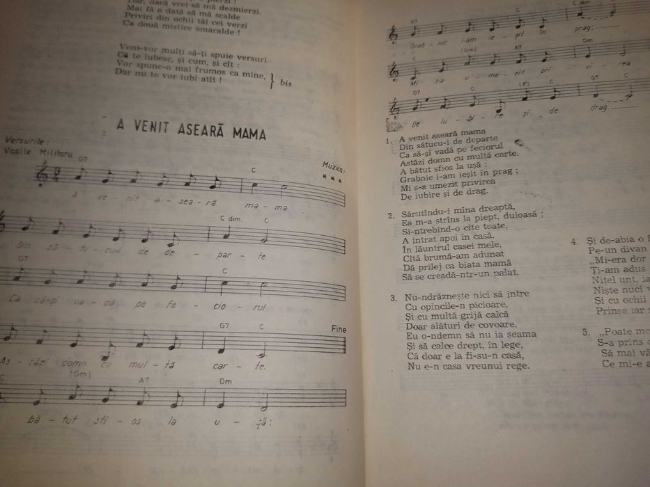 carti croitorie ,broderie ,arta romaneasca,romante vechi