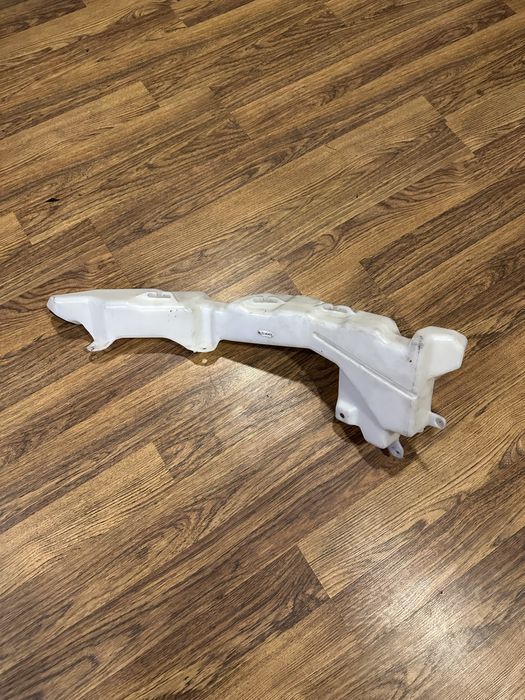 Бачок омывателя на Honda Cr V 4