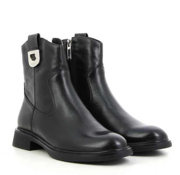 Vând urgent pantofi