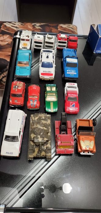 Продавам метални колички