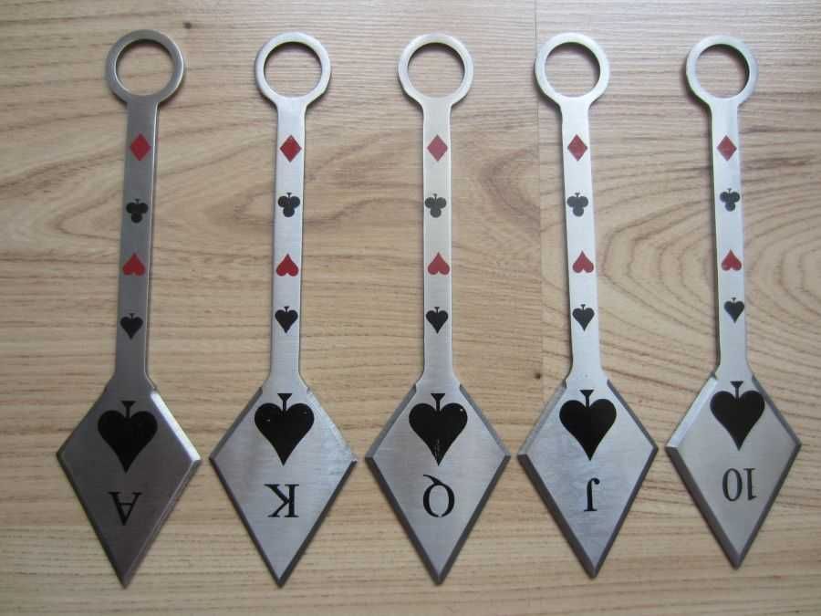 Ножове за хвърляне 5 броя с калъф и мотиви от карти за игра