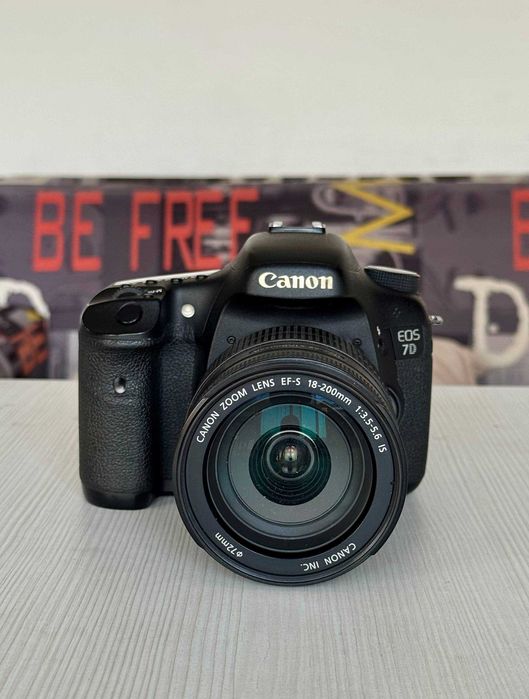 Canon EOS 7D + Canon EF-S 18-200mm / комплект
