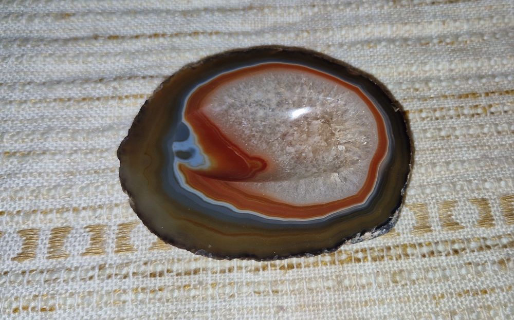 Декоративна чинийка от ахат