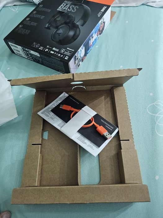 Casti JBL  520 noi