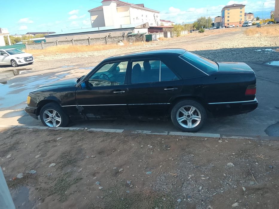 продам мерс 124 е260