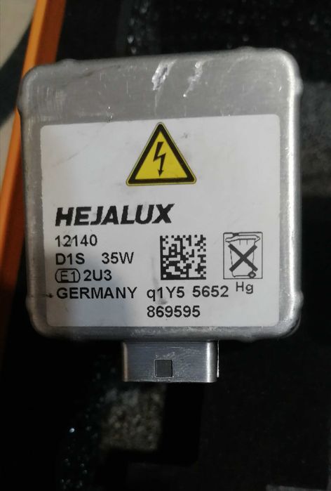 ксенонови крушки D1S 35W HEJALUX и HELLA-60 лв за двете