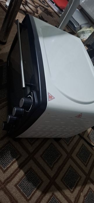 Cuptor electric din  italia 42litri folosit ocazional.