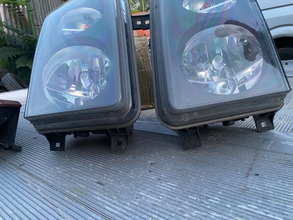 Предни фарове за Фолксваген Крафтер / VW Crafter