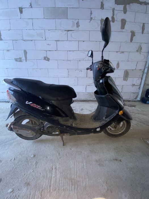 Vând scuter peuget v.clic