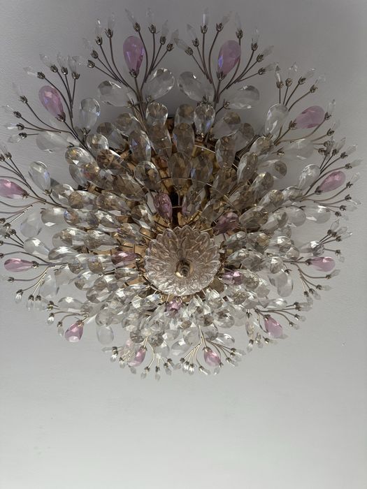 Продам большую люстру