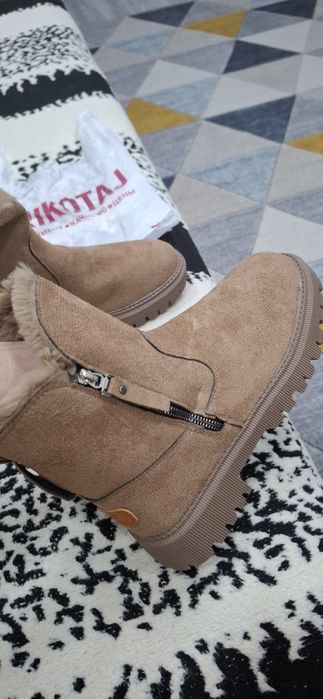 Продам новые ботинки