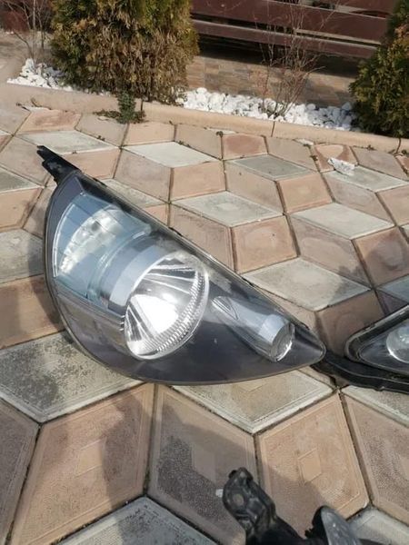 Far stanga dreapta Honda jazz 2003 2004 an 2005 2006 facelift 2007