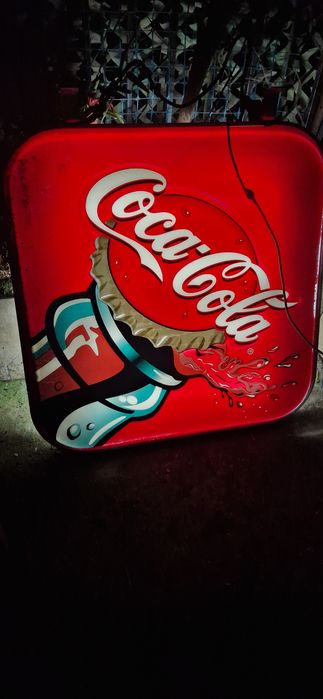 Светещи реклама и хладилник Red Bull