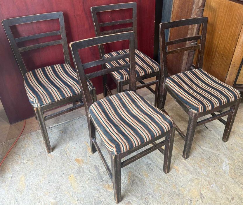 Set 4 Scaune Vintage; Scaun cu cadru din lemn si sezut tapitat