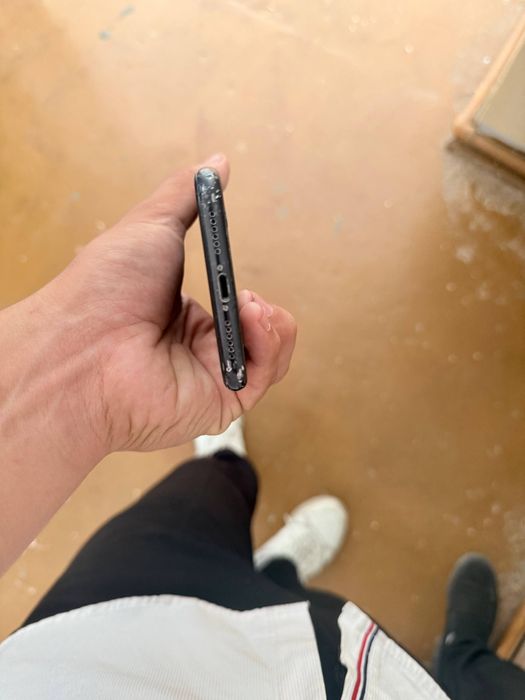 Iphone Xr sotiladi