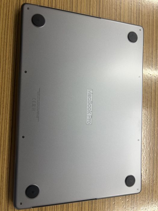 Mac book pro M2 PRO 1 TB 16 GB