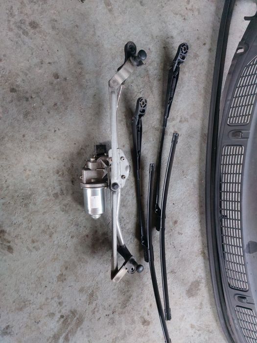 Ansamblu stergatoare / Grila stergatoare Skoda Fabia 2 model 2007-2014