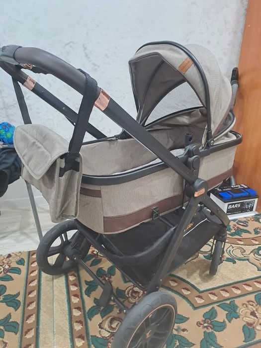 Продам коляску состояние новой