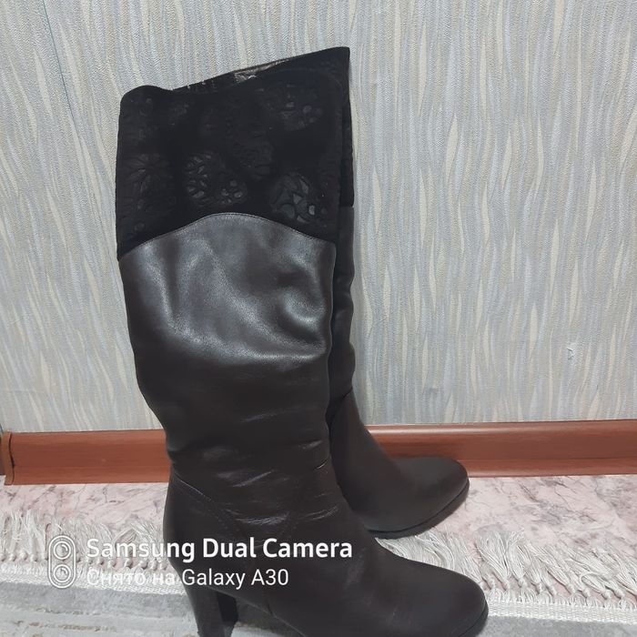 Продам кажанные сапоги