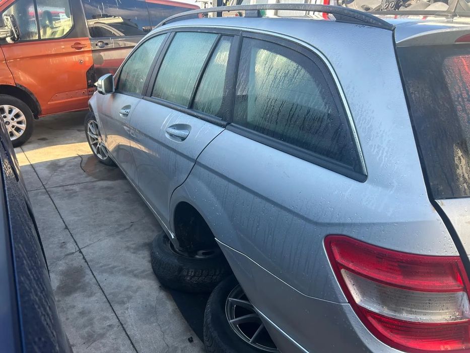 Hayon mercedes c .class e4 argintie