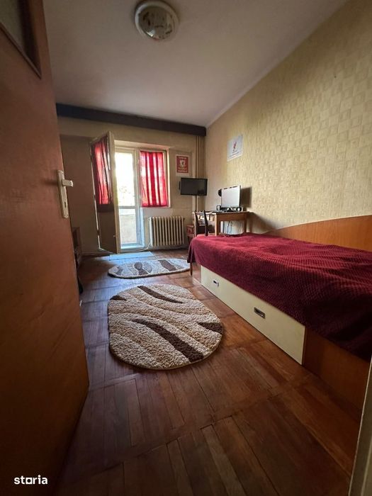 Apartament 3 camere decomandat, zona Calarasilor.