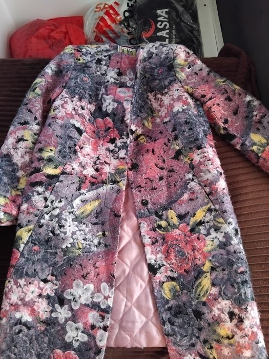 Продам пальто демисезонное