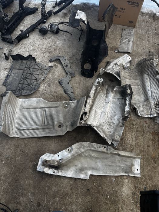 Protectie caldura scut cutie spate Bmw seria 3 e90/e91